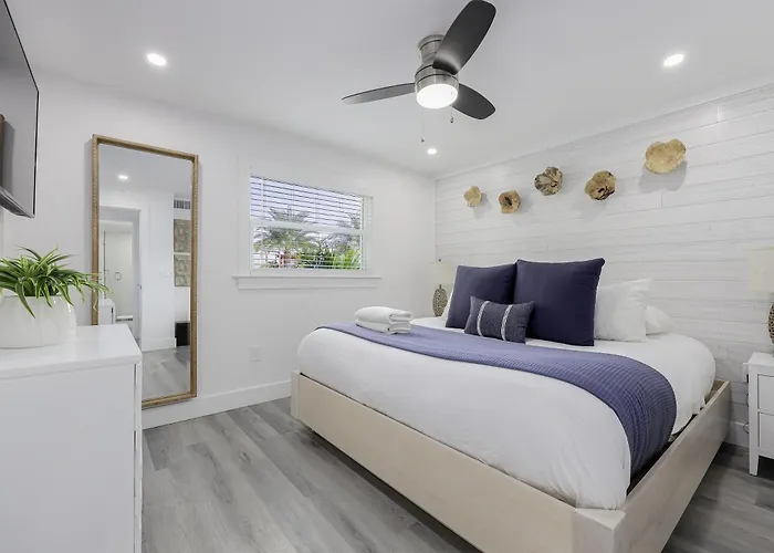 Siesta Key Beach Resort And Suites