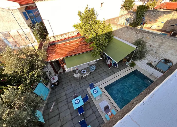  Alacati Asmali Konak