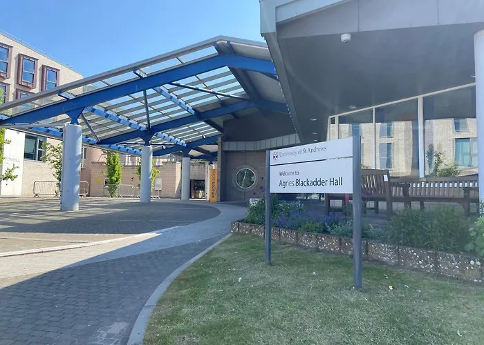 Vacation rental: Agnes Blackadder Hall - Campus Accommodation