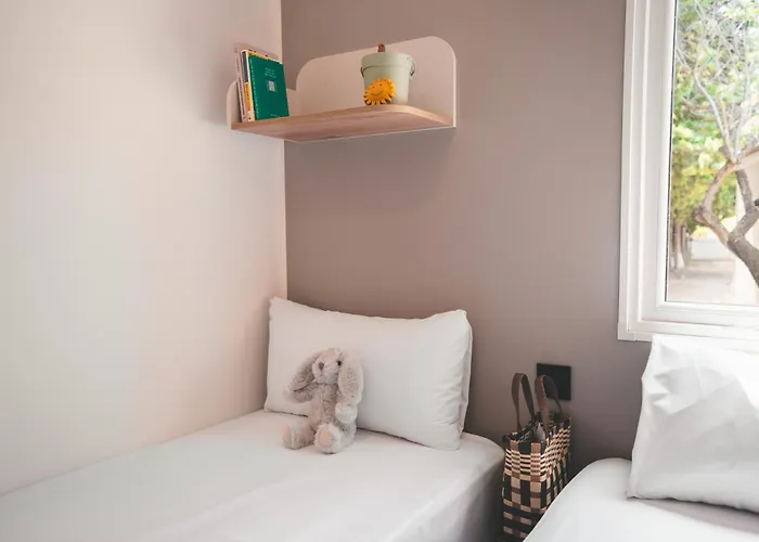 Hotel cerca del colegio: Holacamp Sitges Relax