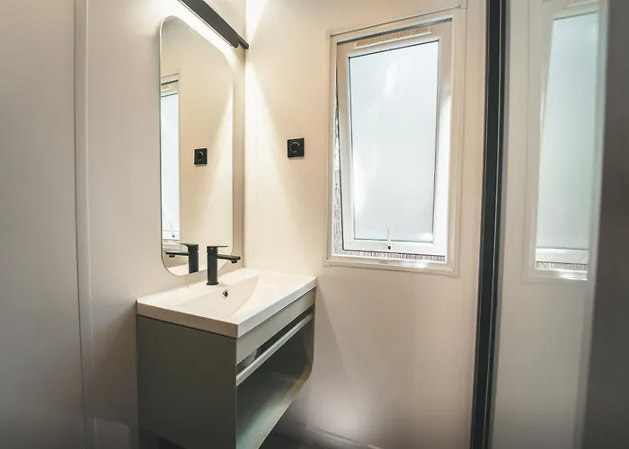 Hotel cerca del colegio: Holacamp Sitges Relax