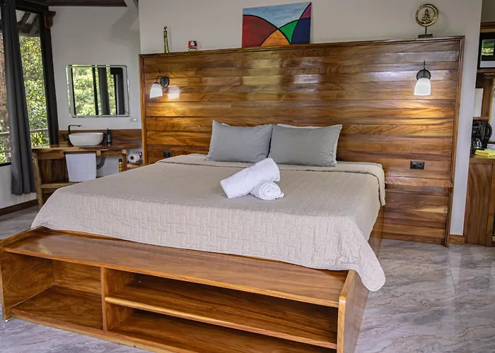 Trip to College Quality Cabins Monteverde