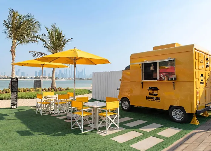 Ping Pong hotel: Th8 Palm Dubai Beach Resort, Vignette Collection By Ihg