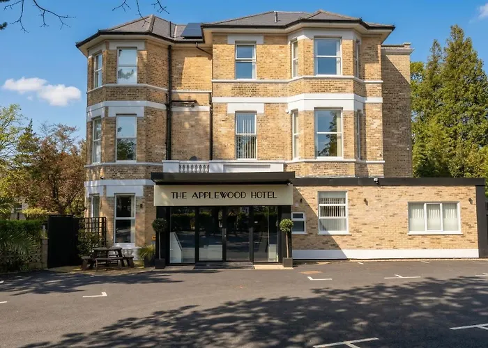 Cheap hotels Applewood