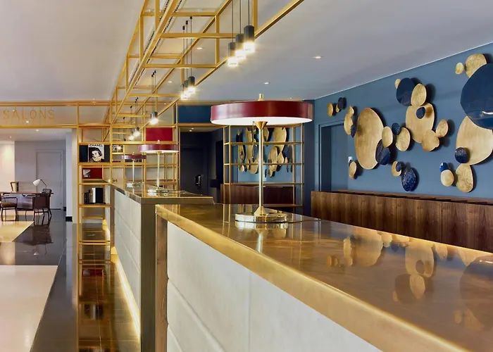 Luxury hotel only: Le Meridien Paris Arc De Triomphe