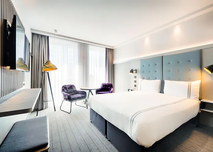 Central hotel: Premier Inn Hamburg City Klostertor
