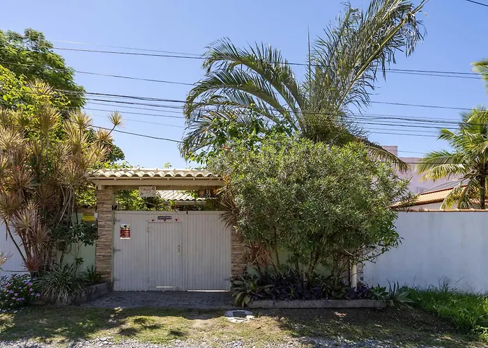 Boechat Loft 300m da praia 3 quartos piscina privativa jardim