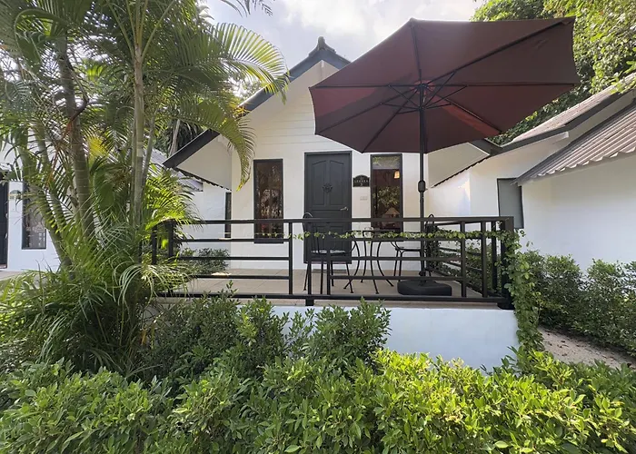 Resort: Milky Bay Resort