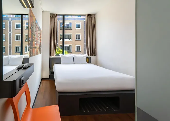 Dog friendly hotels Easyhotel Amsterdam City Centre South