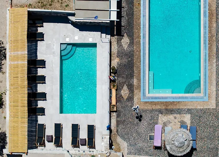 Birds Villa Apartments With Heated Pool - Including Car And Breakfast
