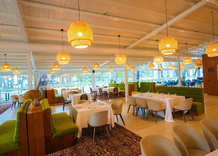 5 star hotel: Prestige Resort