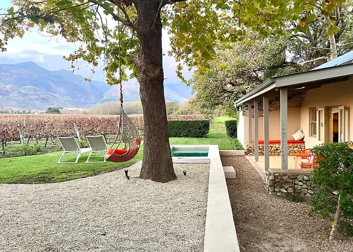 Villa: La Chataigne Wines & Guest Cottages