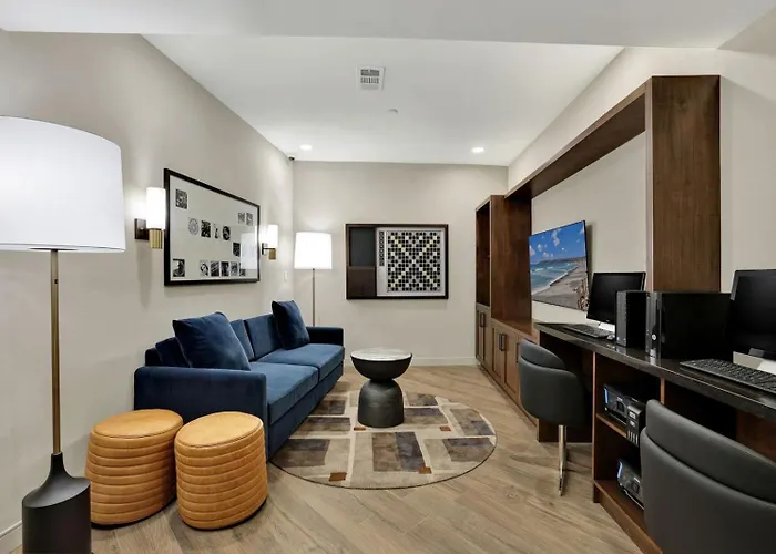 Best Western Plus Sunset Plaza