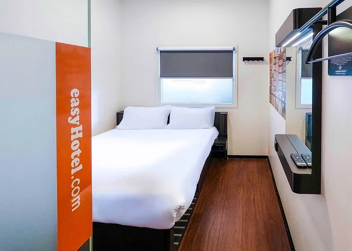 Dog friendly hotels Easyhotel Amsterdam City Centre South