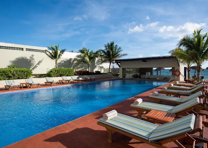  Club Regina Cancun