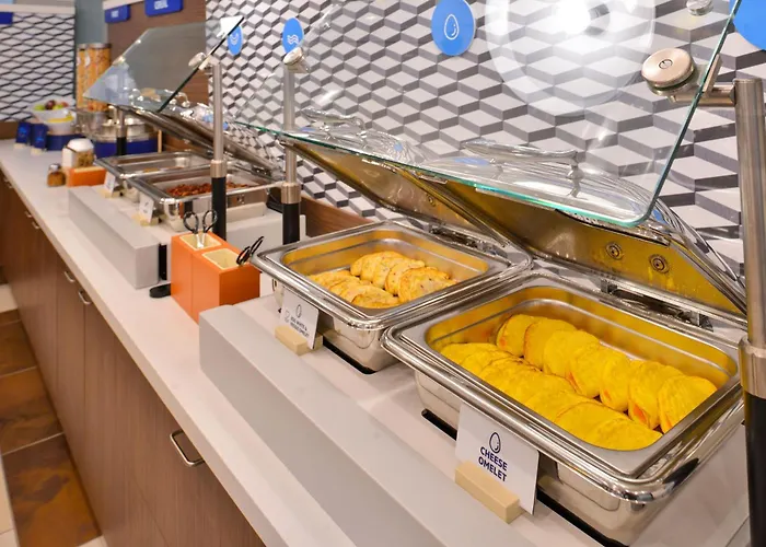 Holiday Inn Express & Suites By Ihg