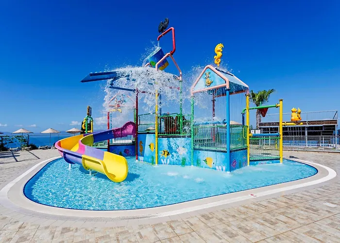  Sealight Resort