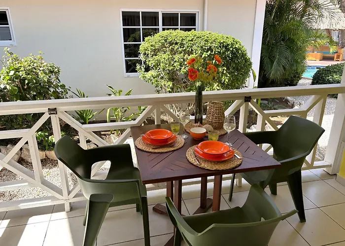 Blue Marlin Apartments, Nabij Mambo Beach