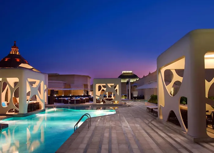 5 star hotels V Dubai, Curio Collection By Hilton