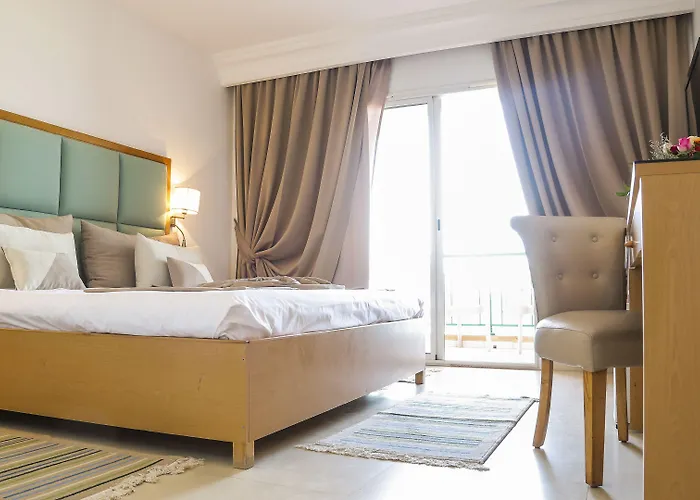 Marabout - Families And Couples Only