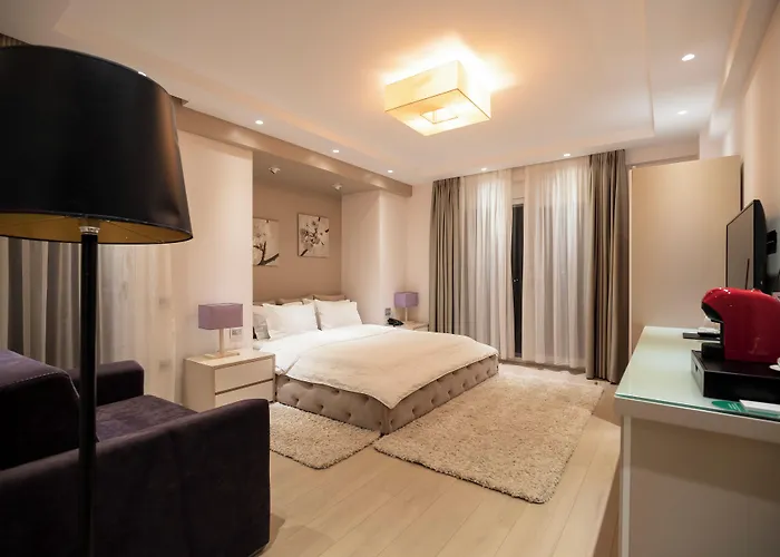 Demi Hotel