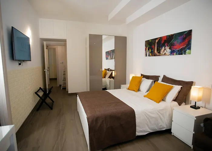 Anastasio Vatican Rooms G H