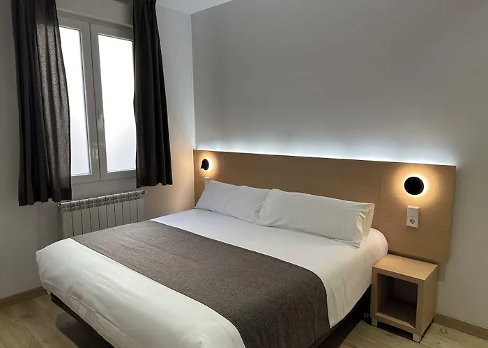 Hostal Sol Square