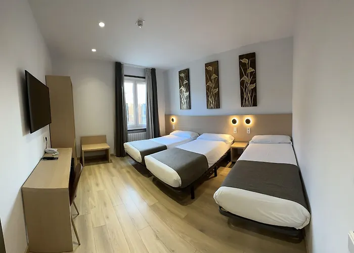 Hostal Sol Square