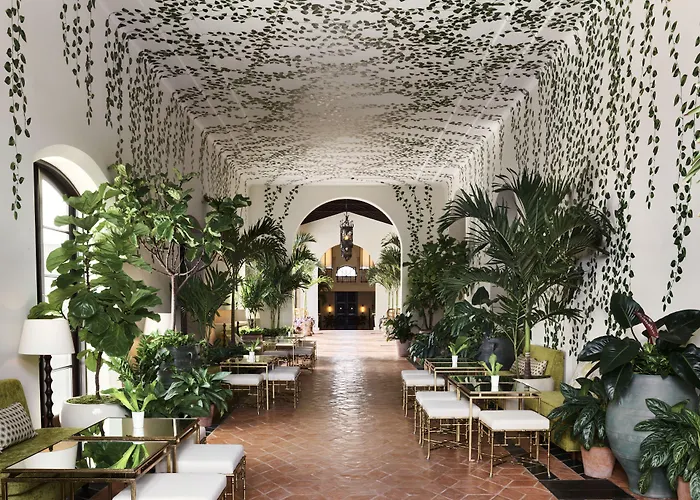 In Luxury hotels Four Seasons At The Surf Club