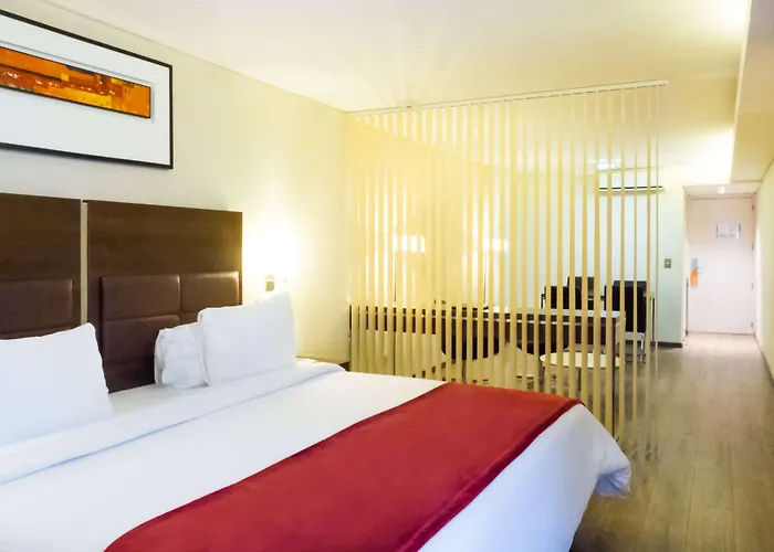Howard Johnson La Cañada Hotel&Suites