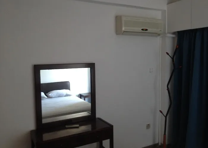 Francis Apartments