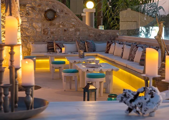 Jacuzzi hotel: White Pearls-Adults Only Luxury Suites