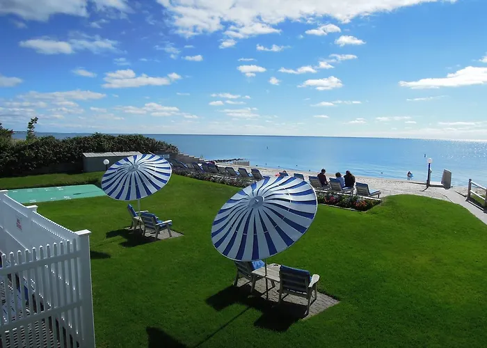 Motel: Surfcomber On The Ocean