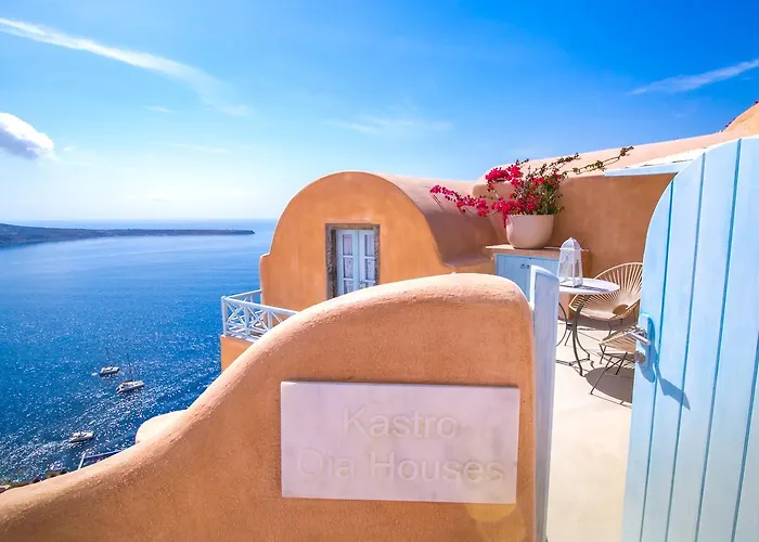 Trip to College Kastro Oia Houses