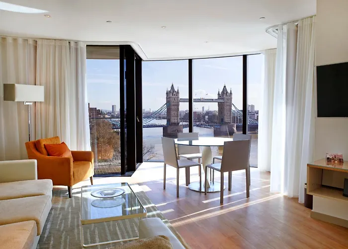 Hotel: Cheval Three Quays At The Tower Of London