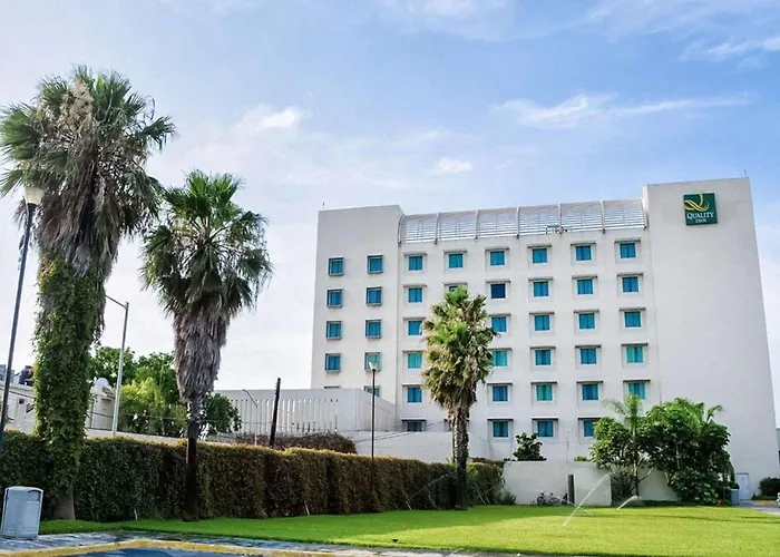 Family Hotel: Quality Inn Monterrey La Fe
