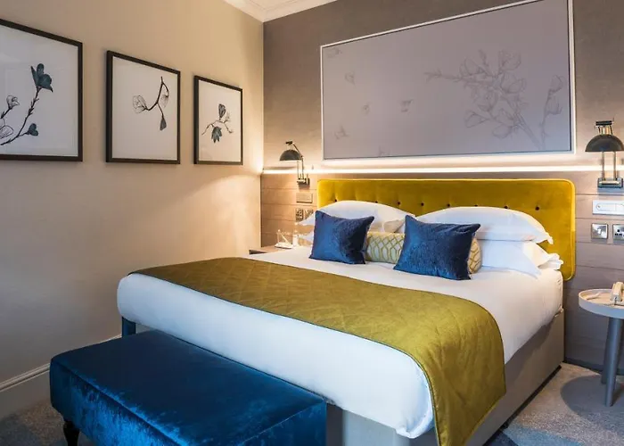 Luxury hotel only: Sloane Place