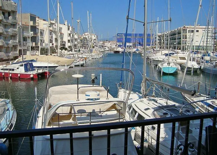 Hotel cerca del colegio: Marina Residencial