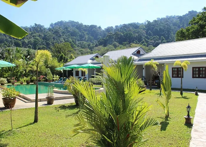  Villa Colina Khao Lak Rooms And Bungalows - Adults Only