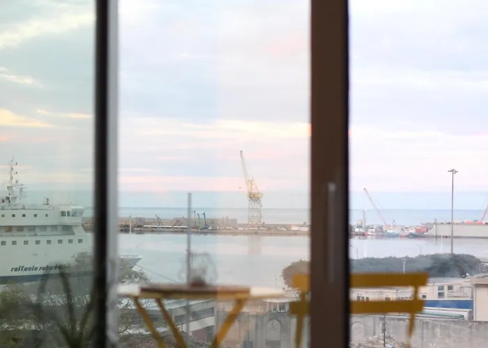 Seaview Apartments