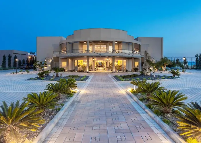 Jacuzzi hotel: Elysian Luxury Hotel And Spa