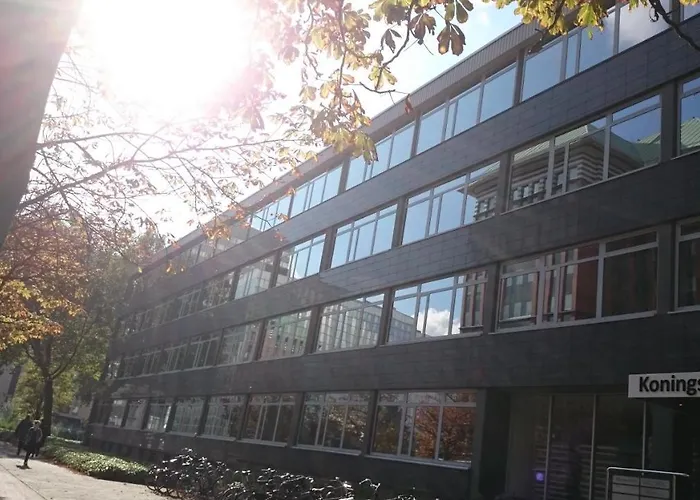 Resort: Hotel King'S Court