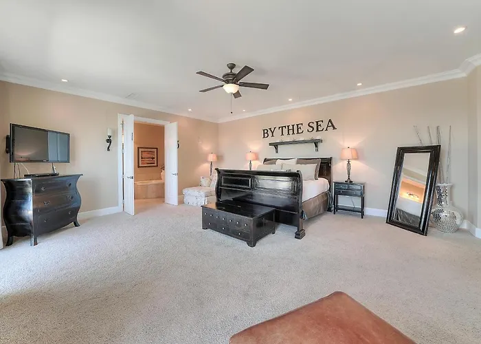Villa: Sanctuary By The Sea Condos
